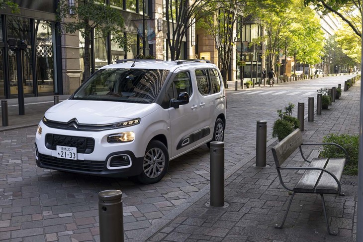 2020年10月1日からカタログモデルの販売が始まった「シトロエン・ベルランゴ」。ラインナップはエントリーグレード「フィール」（今回の試乗車）と上位グレード「シャイン」、そして特別仕様車「シャインXTRパック」の全3モデル。