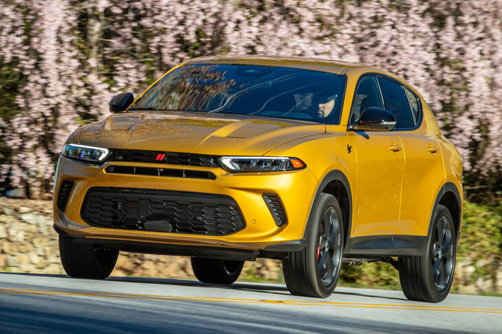 北米で販売されている「ダッジ・ホーネット」は「アルファ・ロメオ・トナーレ」の姉妹車。同じイタリアの工場で生産されている。