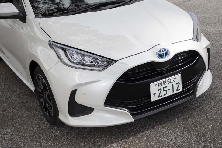新型「ヤリス」のフロントフェイスは大きなグリルが印象的。グリルの色は、「Z」グレードはブラックになっている。