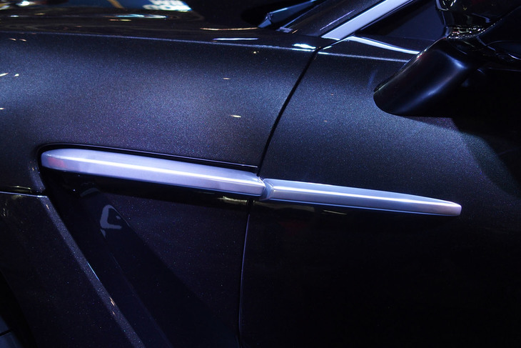 アストンマーティンDBX