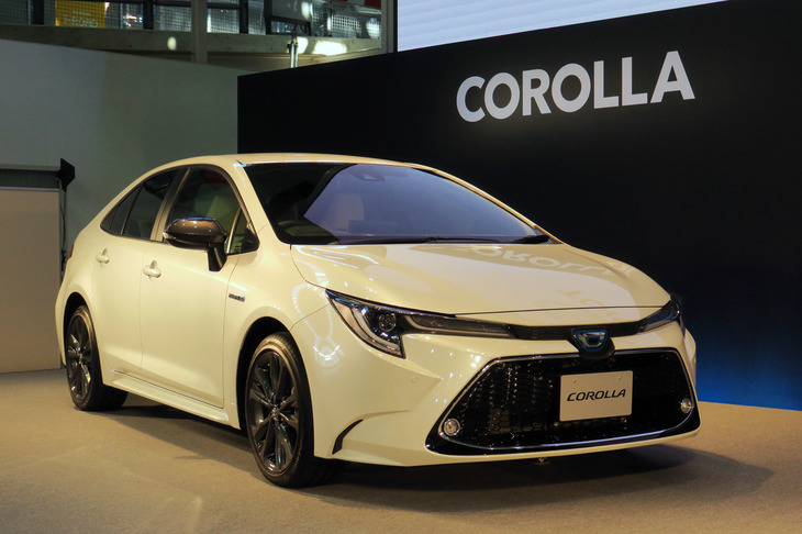 トヨタ・カローラ ハイブリッドW×B（エクステリア）