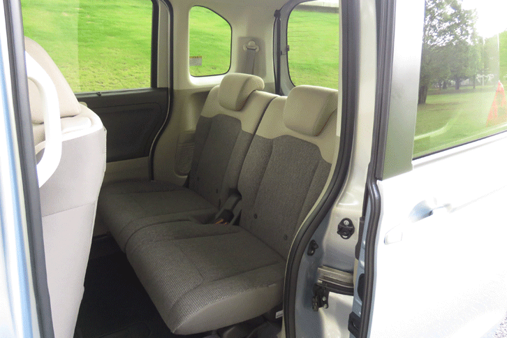 ホンダN-BOX G・EX Honda SENSING（リアシート）