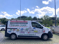 本文には登場しないが、秀逸な例をひとつ。テント製造販売業者のかわいい営業車。