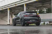 スタンダードな「LBX」の登場時もボディー剛性の強化がうたわれていたが、「MORIZO RR」ではさらなる強化を実施。スポット溶接打点を469カ所追加し、構造用接着剤の塗布範囲も12.8m拡大したという。