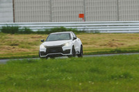 駆動方式は「RR」ではなくフルタイム4WD。前後駆動力配分は電子制御によってシーンに応じて最適化されるが、50：50に固定することもできる。