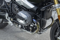 エンジンは燃焼室内にスワール流（旋回渦）を発生させるべく、シリンダーヘッドやスロットルバルブなどの設計を変更。中回転域のトルクを増強している。