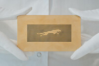 “リーピングキャット”はメーカーズマークとして存続。向きは、従来とは逆（右向き）になっている。