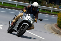 高い操縦安定性や強いタイヤのグリップ感と、スポーティーな運動性能を併せ持つ「ジクサーSF250」。幅広い層のライダーが、幅広いシチュエーションで楽しめるバイクに仕上がっていた。