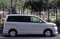 トヨタ・ヴォクシー Z Gエディション（FF/4AT)【ブリーフテスト】の画像