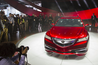 ホンダが新型セダン「アキュラTLX」をお披露目【デトロイトショー2014】の画像