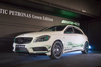 「A45 AMG 4MATIC ペトロナス グリーンエディション」