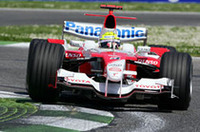 トヨタにとっても期待はずれの週末。予選6位のラルフ・シューマッハー（写真）は3回のピットストップ作戦でレースにのぞんだが、早々にセーフティカーが出され作戦にデメリットが生じ、また原因不明のグリップ不足に悩まされ、ポイント圏外の9位でゴールした。いっぽう地元で奮起したいヤルノ・トゥルーリは、ステアリング・コラムの不具合により5周でリタイアしなければならなかった。（写真＝Toyota）