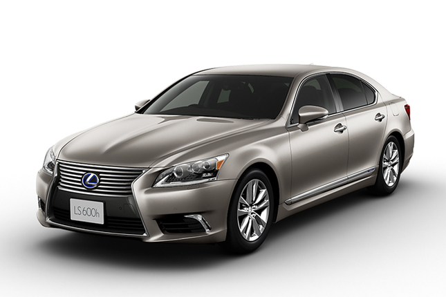 「レクサスLS600h」