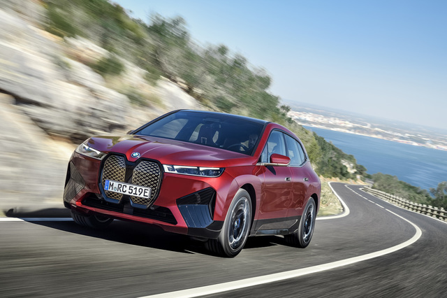 bmw電気乗用車 BMWが新型電気自動車「iX」に導入記念の特別仕様車を設定 オンラインで