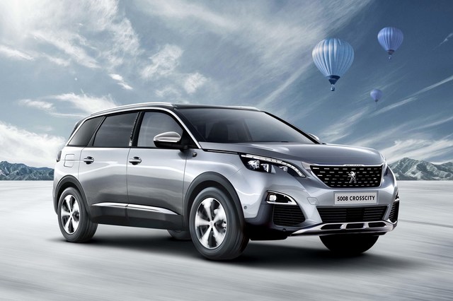 しぃ プジョー5008」に装備充実の特別仕様車「クロスシティーBlueHDi」設定