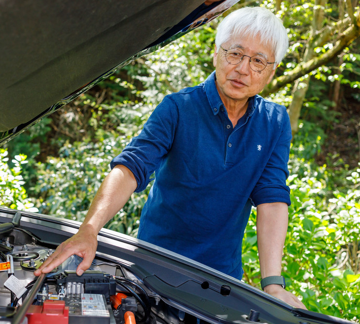 【多田哲哉さんプロフィール】
	1957年生まれの自動車エンジニア。大学卒業後、コンピューターシステム開発のベンチャー企業を立ち上げた後、1987にトヨタ自動車入社（2021年退職）。在職中は、ABSやWRカーのシャシー制御システム開発を経て、「bB」「パッソ」「ラクティス」の初代モデルなどを開発した。2011年には製品企画本部ZRチーフエンジニアに就任。富士重工業（現スバル）との共同開発でFRスポーツカー「86」を、BMWとの共同開発で「GRスープラ」を世に送り出した。トヨタ社内で最高ランクの運転資格を持つなど、ドライビングの腕前でも知られる。
	 