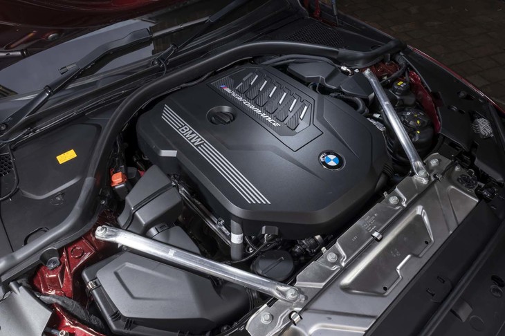 最高出力387PSの3リッター直6ターボエンジン。500N・mの最大トルクを1800rpmという低回転域から発生する。