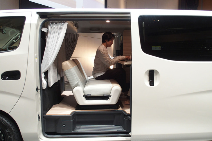 キャラバンMYROOMローンチエディション（2列目の「2 in 1シート」）