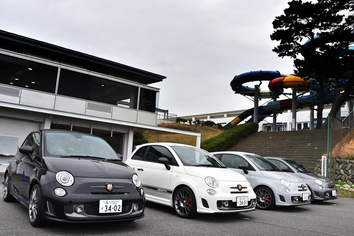 日本では2016年2月に発表、3月に発売された「595コンペティツィオーネ」のマイナーチェンジモデル。今回はシングルクラッチ式5段AT仕様に試乗した。