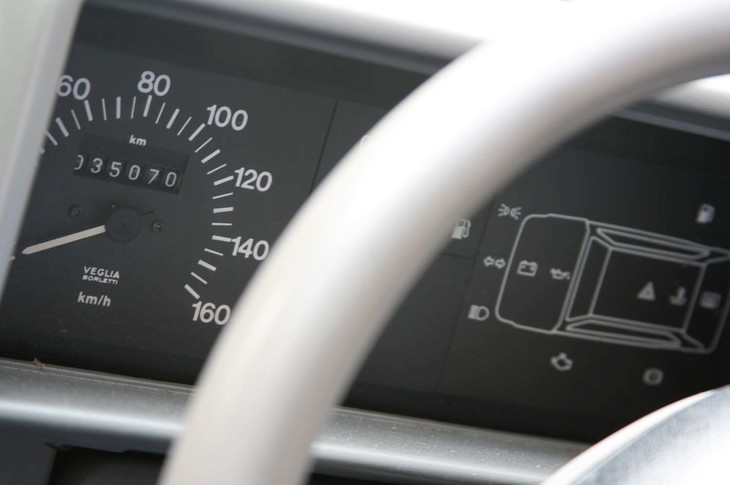 イタリア人なら徹底的に使う「パンダ」。7年落ちにもかかわらず走行3万5000kmは、極めてレアだった。