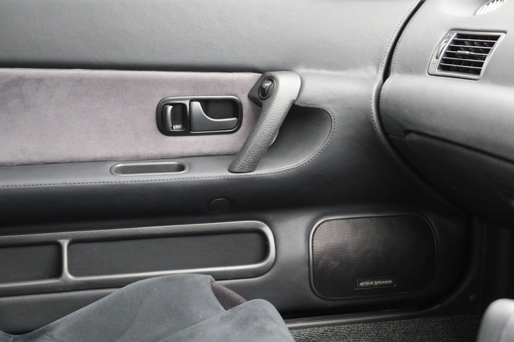 日産R32EV（助手席側ドアのインナーパネル）