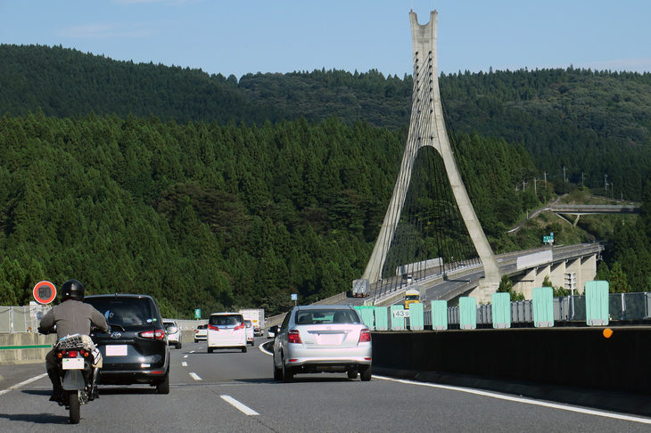 碓氷軽井沢と松井田妙義の間に位置する碓氷橋。これを見ると「ああ、軽井沢から帰るんだなあ」と実感する。