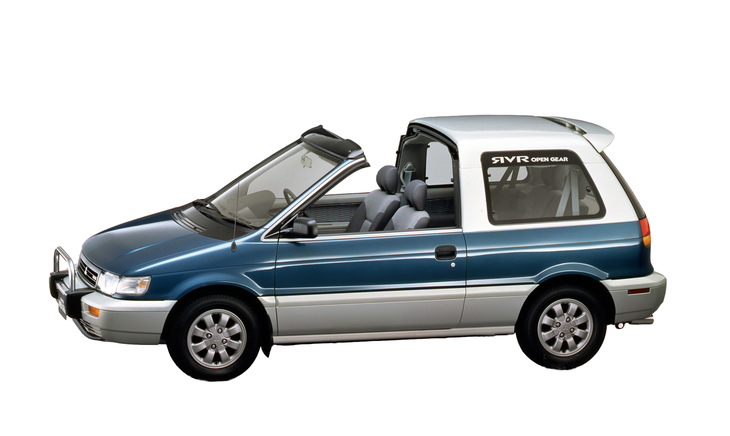 「三菱RVRオープンギア」。短縮した「シャリオ」のシャシーに背高ボディーを載せたRVR。オープンギアは3ドア化したボディーの前席ルーフ部分を電動開閉式としている。