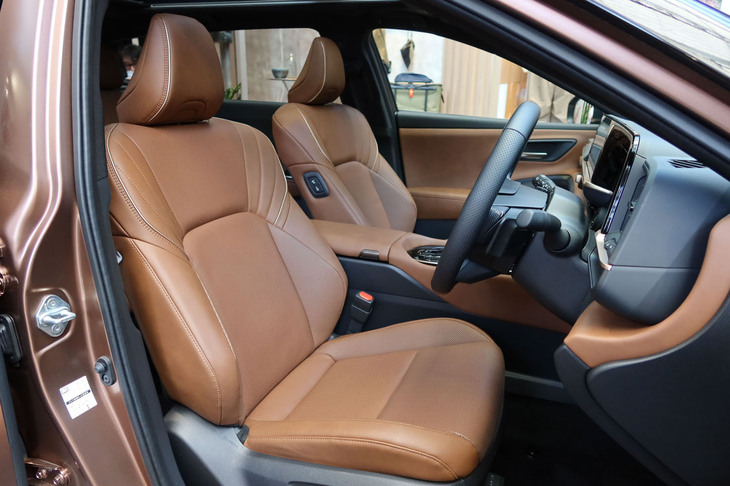 トヨタ・クラウン エステート（フロントシート）