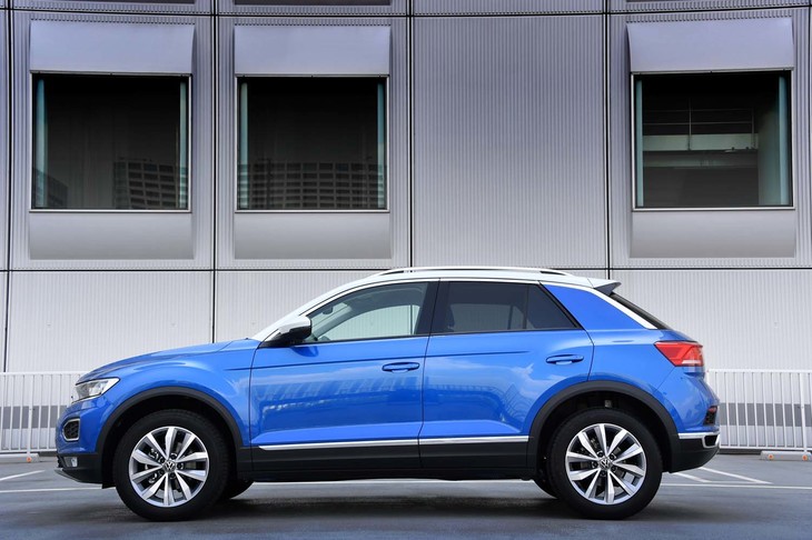 国内で3車種ラインナップされるフォルクスワーゲンのSUVのなかで、中間に位置づけられる「Tロック」。全長4240mm、ホイールベース2590mmというサイズは「ゴルフ」に近い。