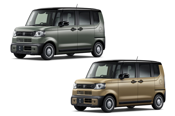 「N-BOX」シリーズ初採用の外装色。左上が「ボタニカルグリーン・パール＆ブラック」、右下が「デザートベージュ・パール＆ブラック」。