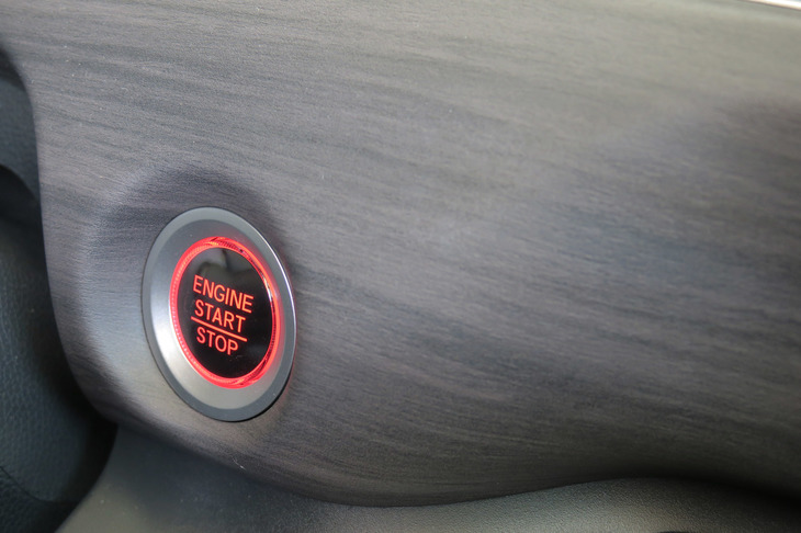 ホンダ・フリードG（FF）（インストゥルメントパネルまわり）