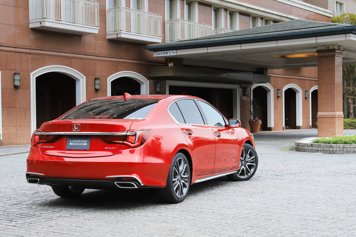 日本市場の「レジェンド」は、3.5リッターV6エンジンにモーターを組み合わせたハイブリッド車のみで、目標販売台数は年間1000台。北米ではガソリンエンジン車も販売される。