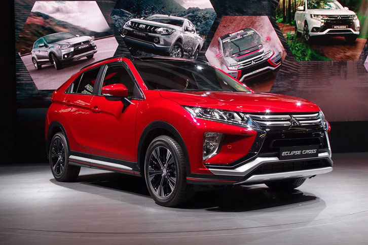 デザインコンセプトは「VIBRANT & DEFIANT（きらめきのある＆挑戦的）」。クラウチングスタートを切った瞬間のアスリートのダイナミックな躍動感を表現したという。