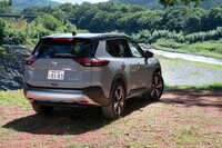 基本車台にはルノー・日産・三菱のアライアンスで開発（主導は日産）した新世代プラットフォーム「CMF-C/D」を使う。