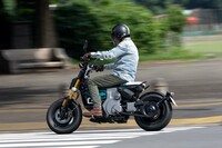 新しい都市型モビリティーをつくろうという、BMWの意気込みが感じられた「CE 02」。あとは、充電がもう少し簡単にできるようになること、そして値段がもう少し下がることに期待したい。