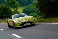 アストンマーティンの新型スポーツカー、欧州でスパイショット公開の画像