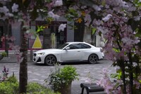 写真のボディーカラーはソリッドカラーの「アルピンホワイト」。このほかに6色のメタリックカラーがラインナップされる。