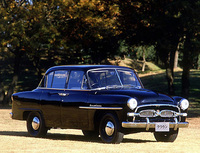 1955年に登場した初代「トヨペット・クラウン」。1959年から1961年にかけて、ディーゼルエンジン搭載車が設定された。