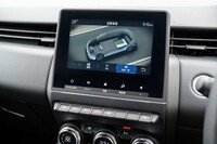 センタースクリーンとメーターパネルにはエネルギーフローが表示できる。