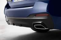 BMWが「5シリーズ セダン／ツーリング」をマイナーチェンジ　渋滞時ハンズオフ機能を採用の画像