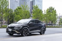 「ルノー・アルカナ」の新グレード「E-TECHエンジニアード」は2023年5月11日に発売される。