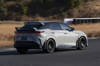 車両特性の変化に合わせてシャシーのセッティングも変更（全車）。乗り心地の改善や操舵応答性の改善を図っている。