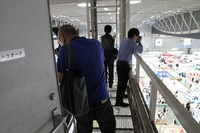 高いところから失礼いたします