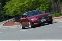 試乗車のボディーカラーは、有償色の「マタドールレッド」。これを含めて全11色が設定される。