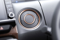 「ホンダN-BOX」にカッパーのアクセントが目を引く特別仕様車の画像