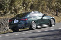 駆動方式は「ALLRAD」＝4WD。BMWのxDriveをベースにしながら、アルピナ専用に後輪優勢の前後駆動力配分としている。