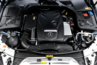 2リッター直4ターボエンジンは184psと30.6kgmを発生する。JC08モード燃費は16.5km/リッター。