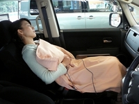 『webCG』初公開となる小沢の愛弟子、眞野夏帆。美人でしょ！　今後また出すんでよろしく〜。