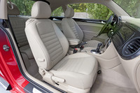 グレードにより、革張りのスポーツシートが与えられる。