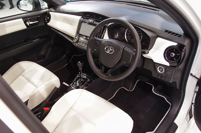 トヨタ・カローラアクシオ／カローラフィールダー 内装・外装など25枚